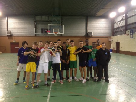 Le groupe U19 en compagnie de Paulin